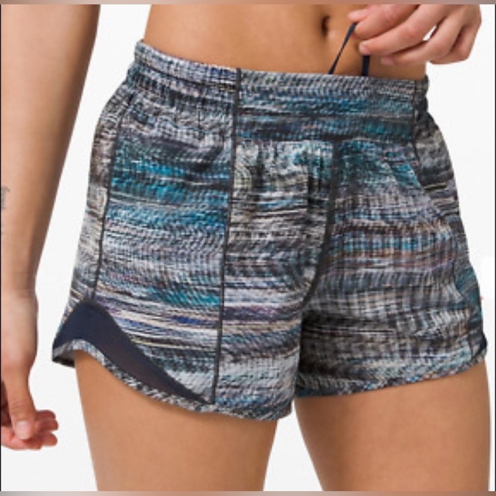 Lululemon Hotty Hot Shorts II 4”  Digital Oasis Gray Navy Size 6 long